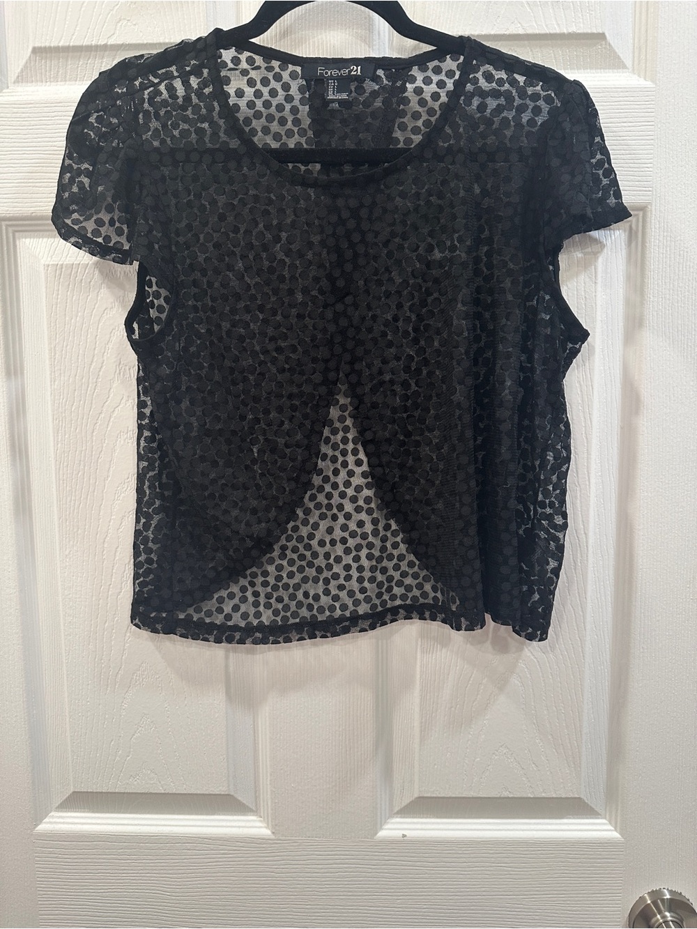 Forever 21 short-sleeve sheer polka-dot top split back size L EUC